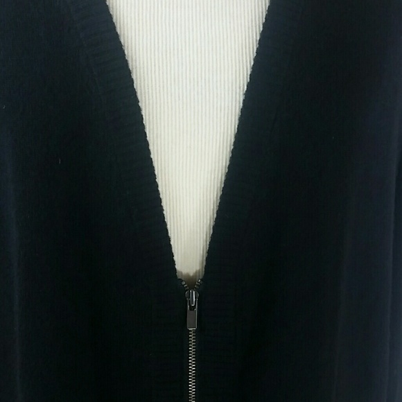 Banana Republic black zip up sweater - Picture 4 of 6